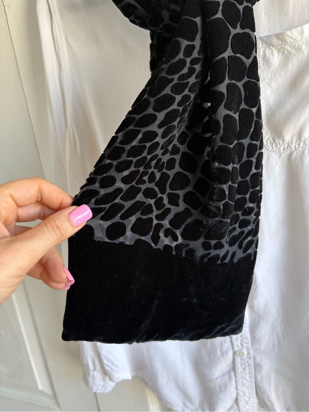 Hasting&Smith Black Silk Blend Velvet Alligator Skin Burnout Scarf Preppy Career